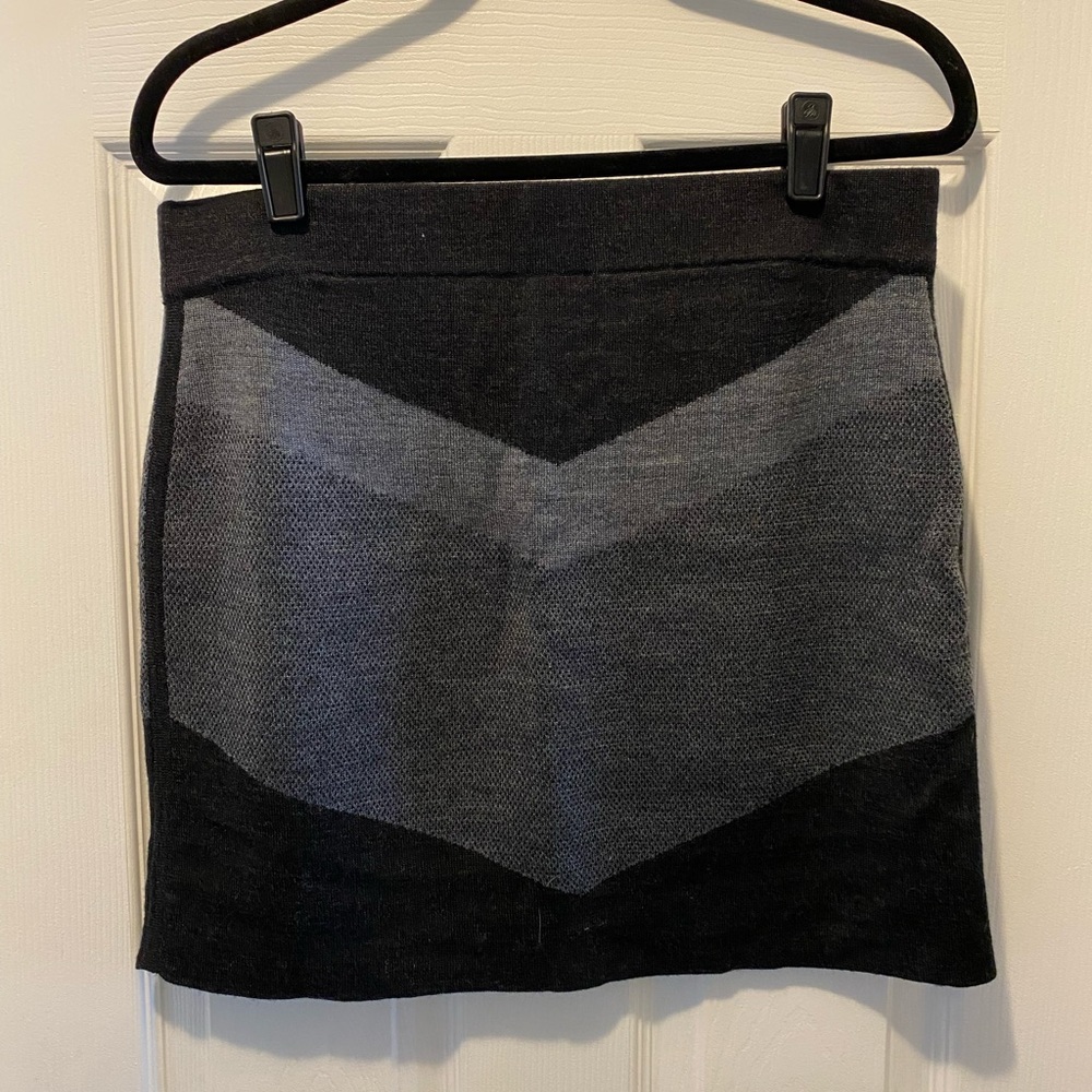Smart wool skirt
